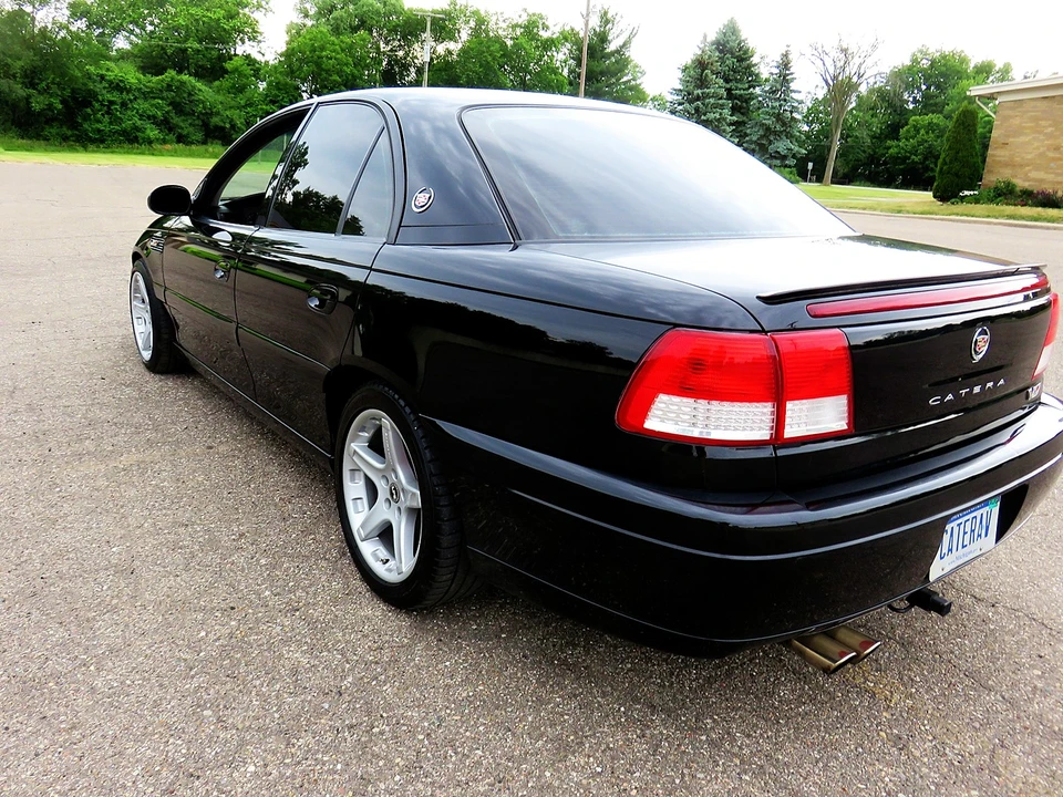 2001 Cadillac Catera - Image 10 of 31