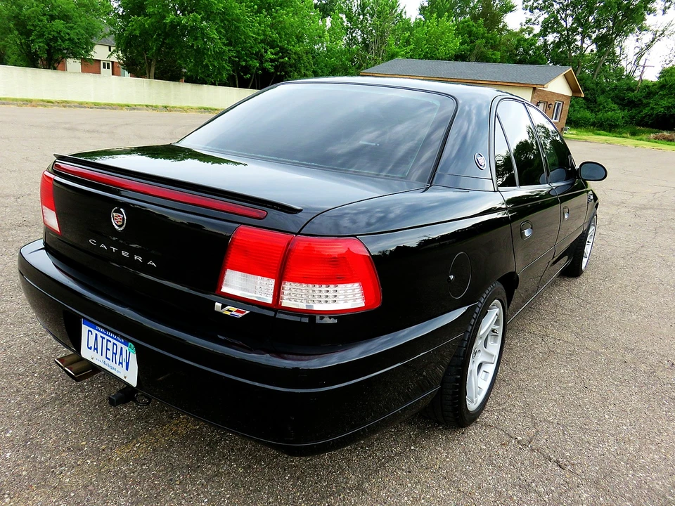 2001 Cadillac Catera - Image 7 of 31