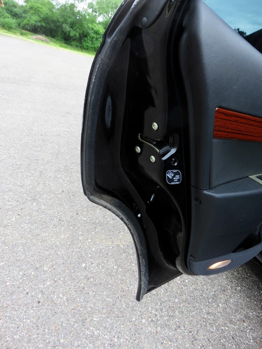 2001 Cadillac Catera - Image 29 of 31