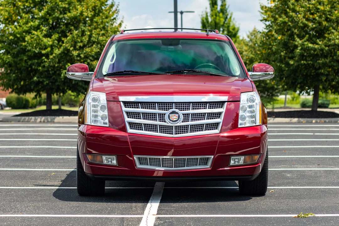 2010 Cadillac Escalade & EXT 3rd Gen - Image 3 of 31
