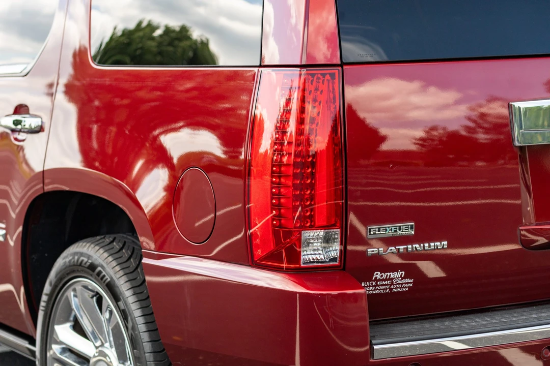 2010 Cadillac Escalade & EXT 3rd Gen - Image 31 of 31