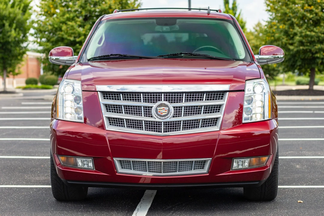 2010 Cadillac Escalade & EXT 3rd Gen - Image 4 of 31