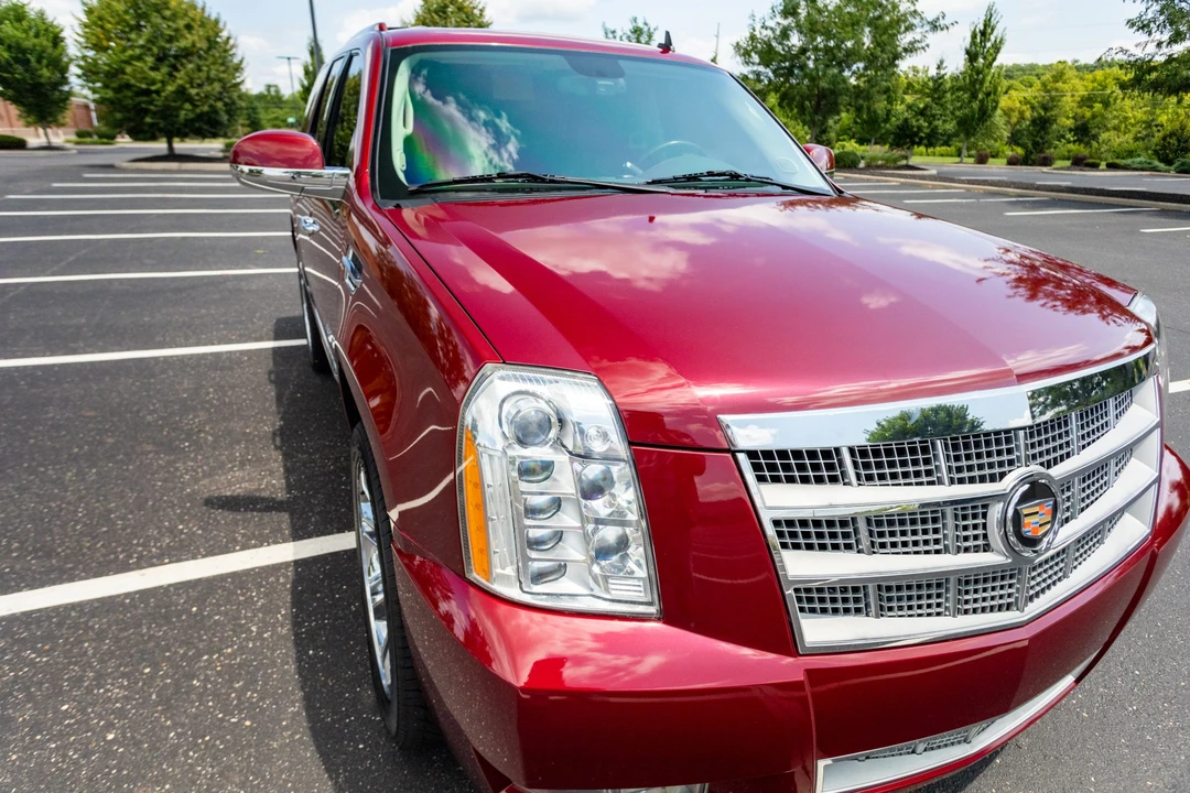 2010 Cadillac Escalade & EXT 3rd Gen - Image 6 of 31