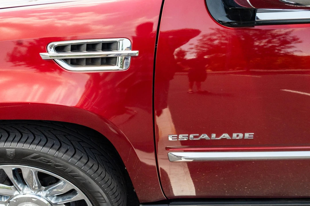 2010 Cadillac Escalade & EXT 3rd Gen - Image 24 of 31