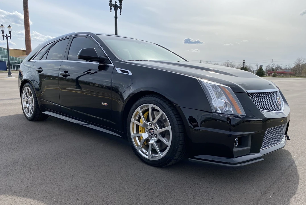 2012 Cadillac CTS-V 2nd Gen - Image 2 of 31