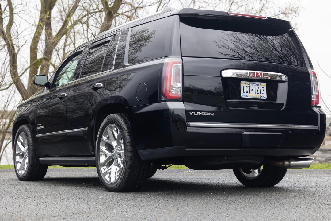 2018 GMC Yukon 4th Gen - Image 9 of 31
