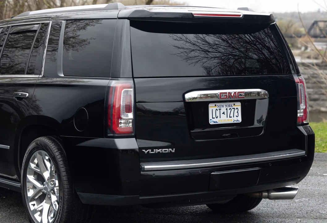 2018 GMC Yukon 4th Gen - Image 26 of 31
