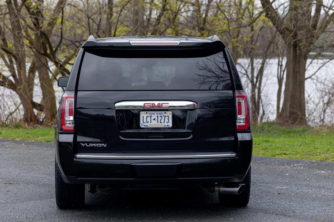 2018 GMC Yukon 4th Gen - Image 10 of 31