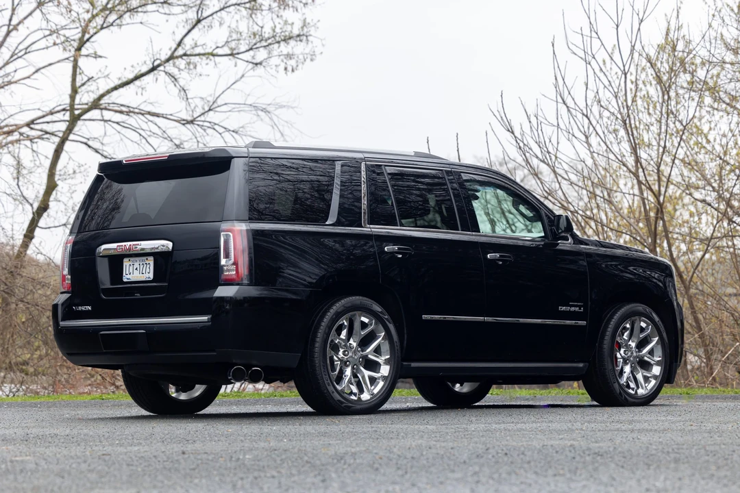2018 GMC Yukon 4th Gen - Image 13 of 31