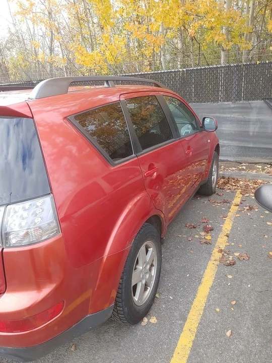 2008 Mitsubishi Outlander - Image 3 of 8