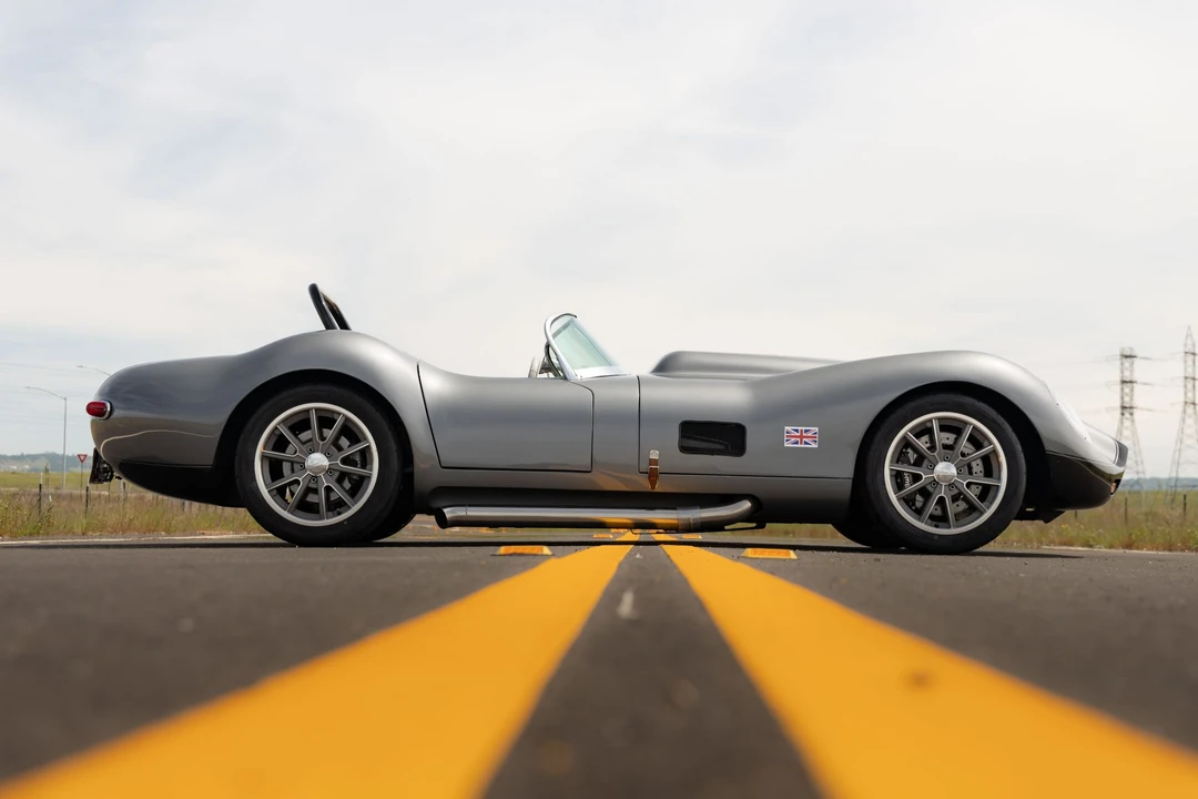 Jaguar Replica - Image 22 of 31