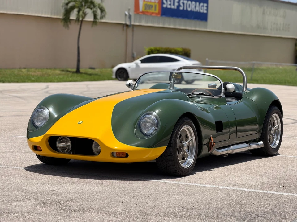 Jaguar Replica - Image 22 of 31