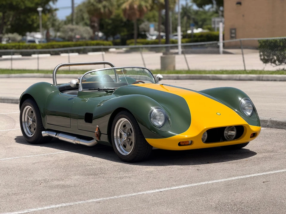 Jaguar Replica - Image 3 of 31
