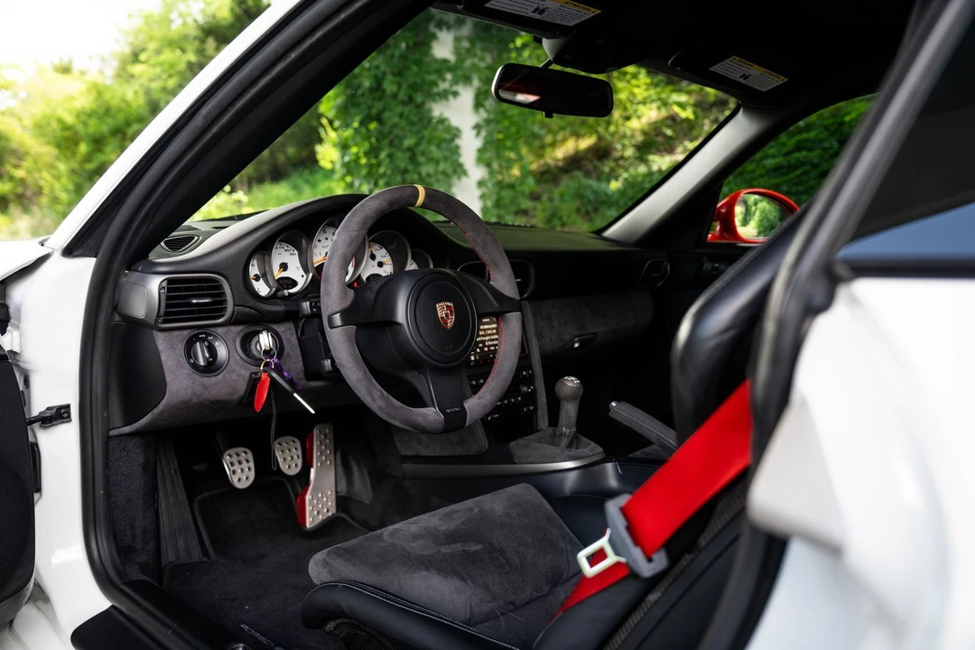 2010 Porsche 997 GT3 RS - Image 19 of 28