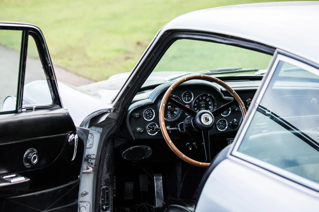Aston Martin DB6 - Image 12 of 31