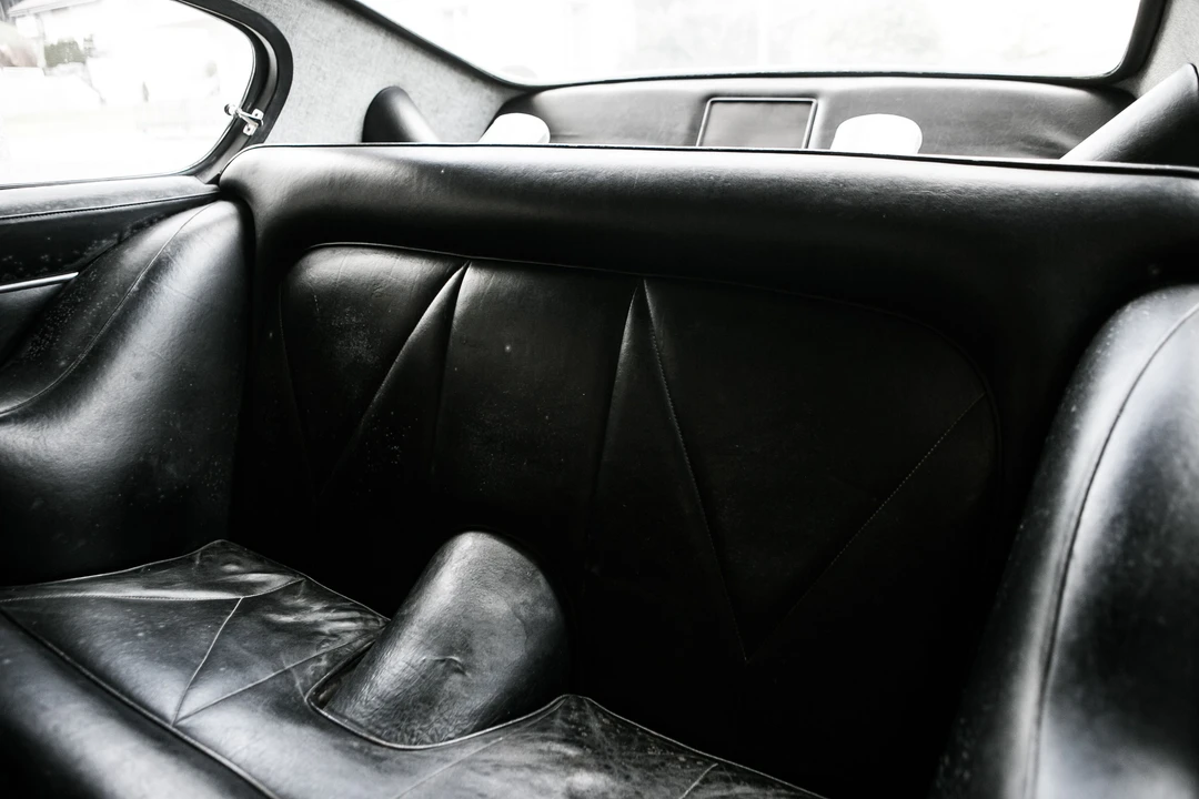Aston Martin DB6 - Image 16 of 31
