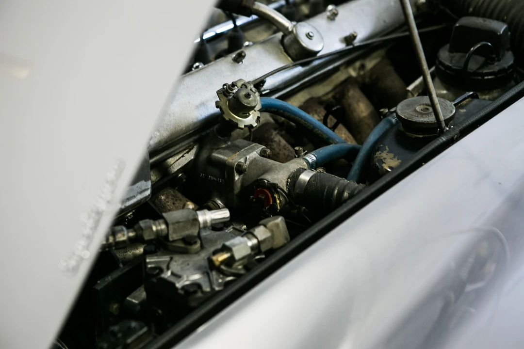 Aston Martin DB6 - Image 17 of 31