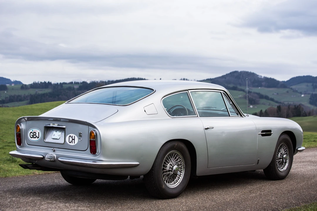 Aston Martin DB6 - Image 9 of 31