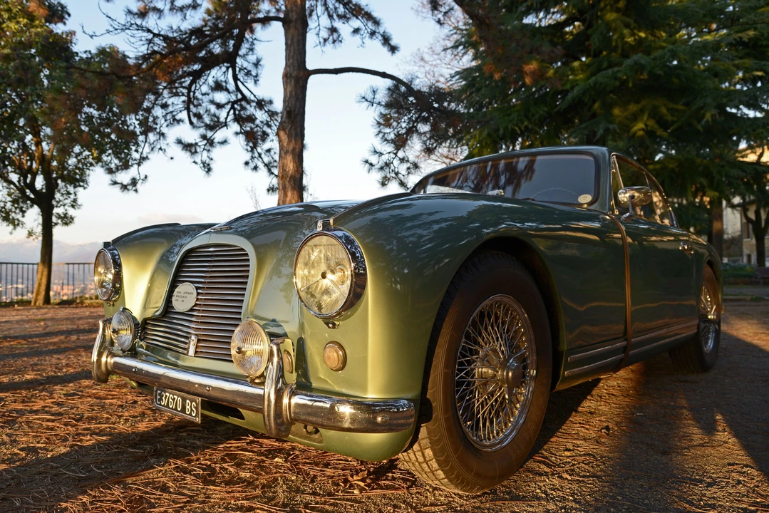 Aston Martin DB1 & DB2 & DB2/4 & DB Mark III - Image 2 of 27