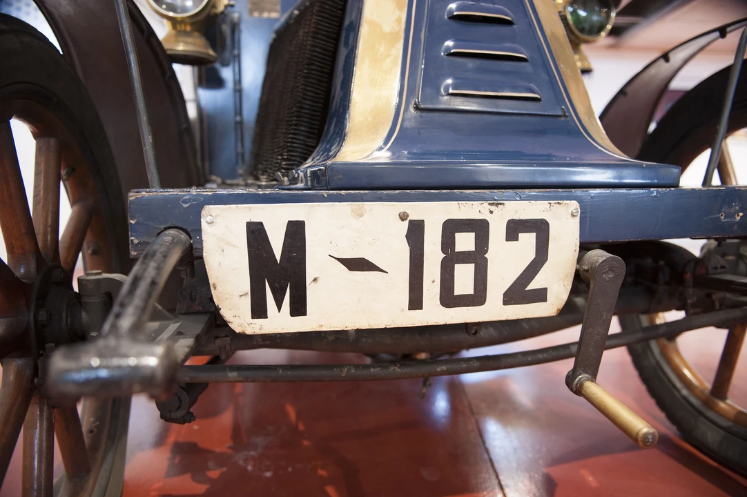 Renault - Image 19 of 31