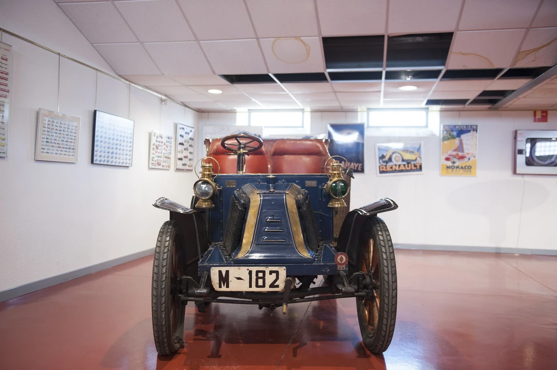 Renault - Image 31 of 31