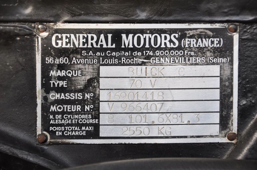 Buick Roadmaster - Image 24 of 29