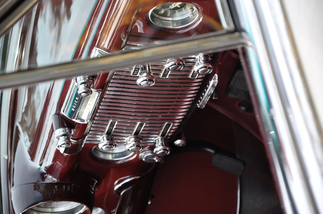 Buick Roadmaster - Image 10 of 29