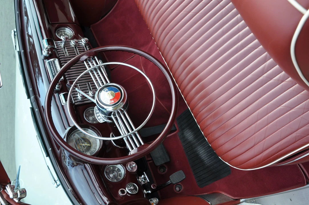 Buick Roadmaster - Image 13 of 29