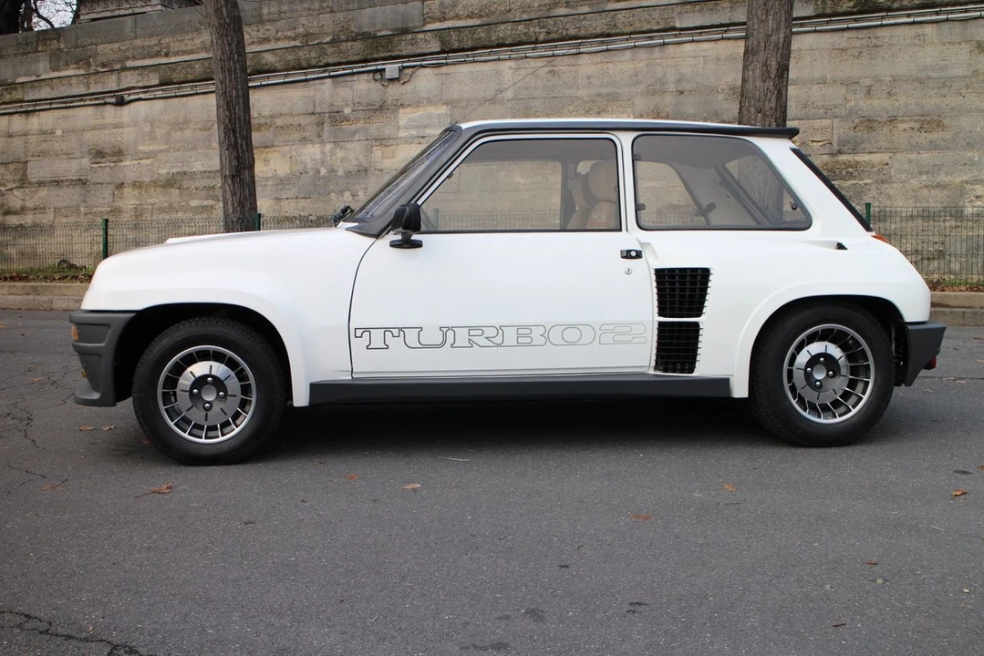 Renault 5 Turbo 2 - Image 4 of 28