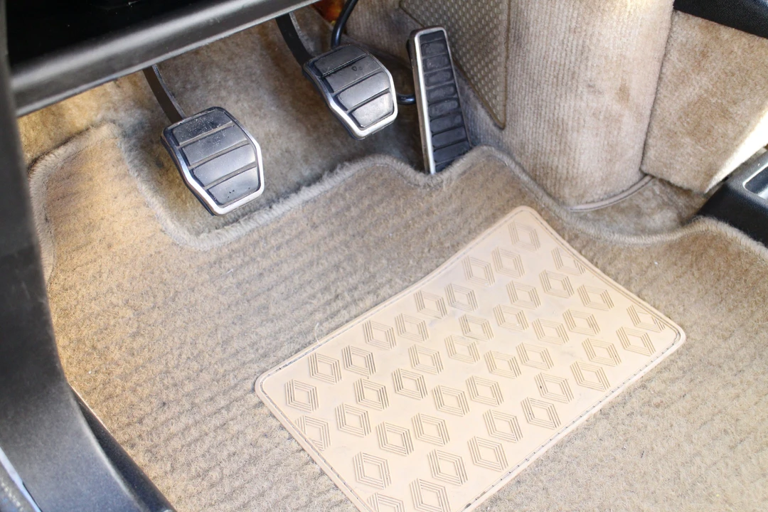 Renault 5 Turbo 2 - Image 14 of 28