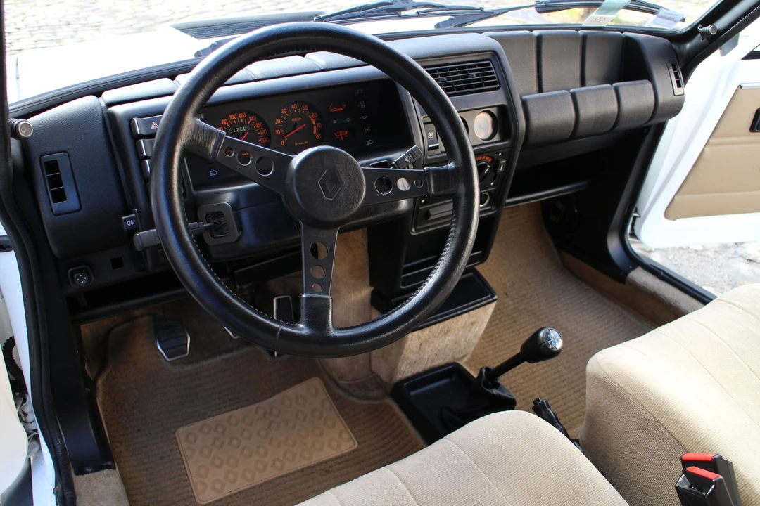 Renault 5 Turbo 2 - Image 9 of 28