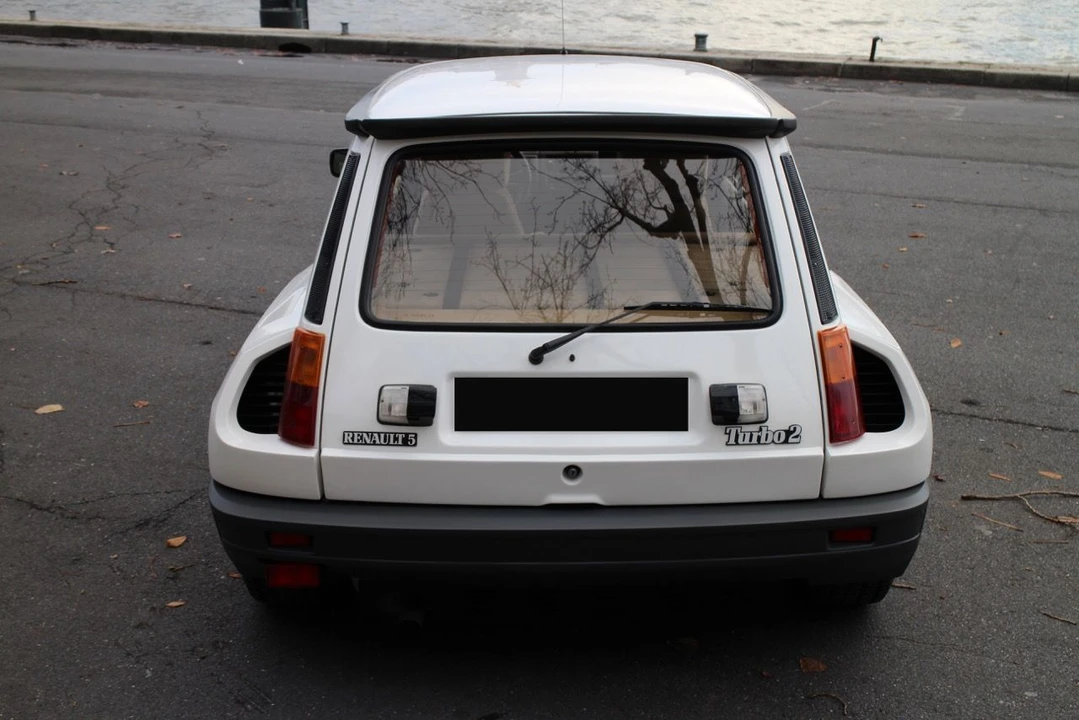 Renault 5 Turbo 2 - Image 2 of 28