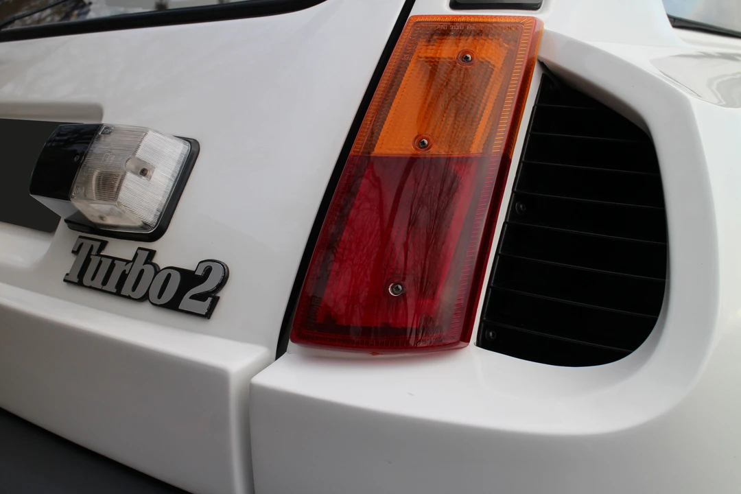 Renault 5 Turbo 2 - Image 24 of 28