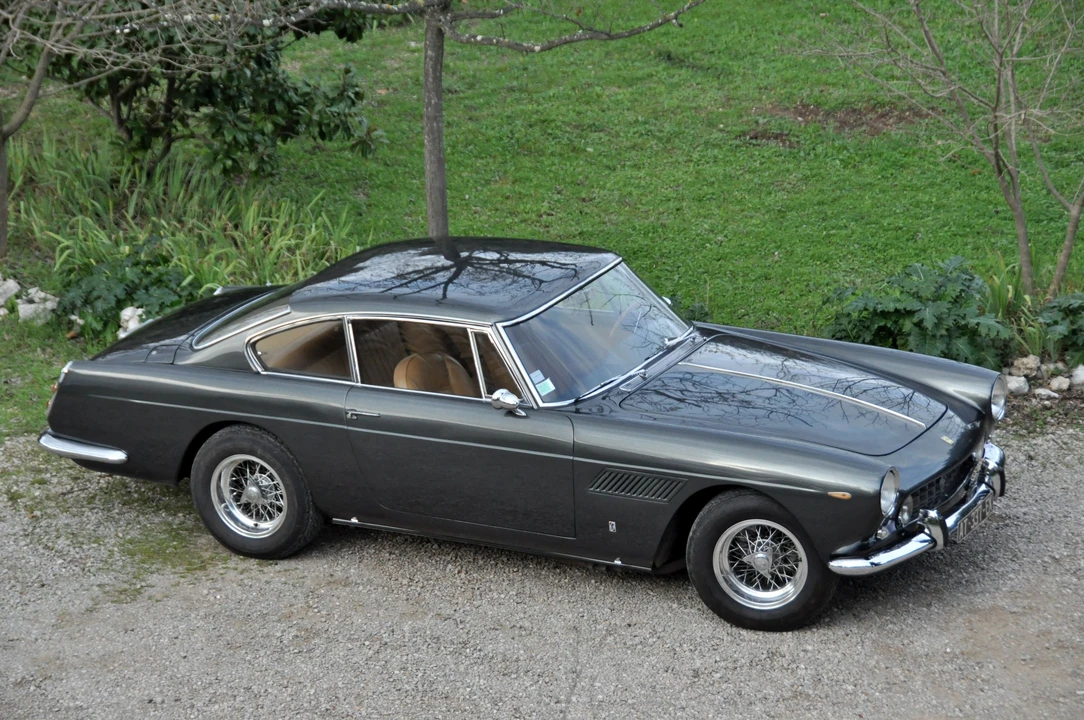 Ferrari 250 GTE - Image 2 of 12