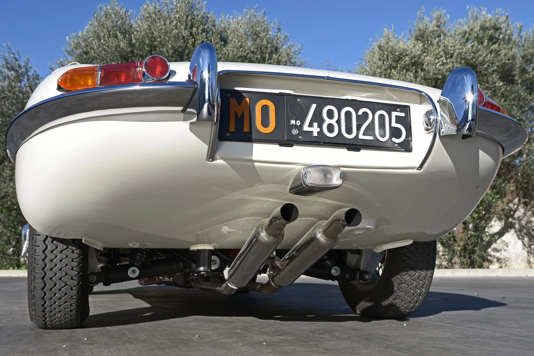 Jaguar E-Type Series 1 - Image 7 of 31