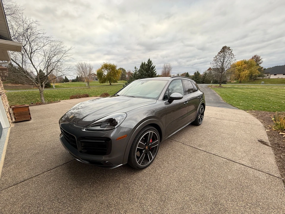 2021 Porsche 9Y0/9Y3 Cayenne GTS - Image 3 of 18