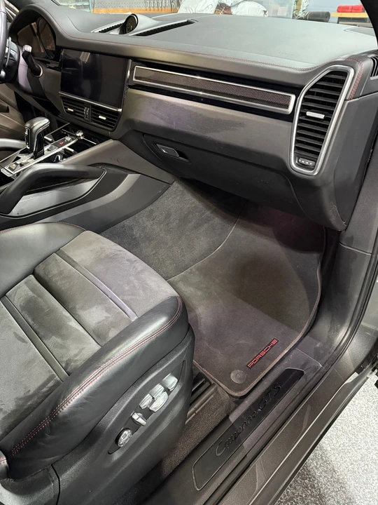 2021 Porsche 9Y0/9Y3 Cayenne GTS - Image 9 of 18