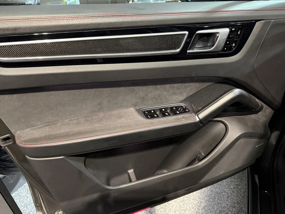 2021 Porsche 9Y0/9Y3 Cayenne GTS - Image 8 of 18