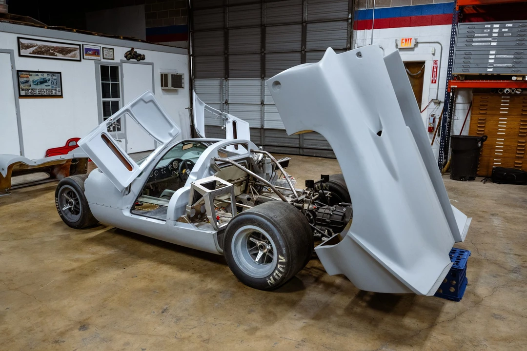 Lola T70 - Image 25 of 31