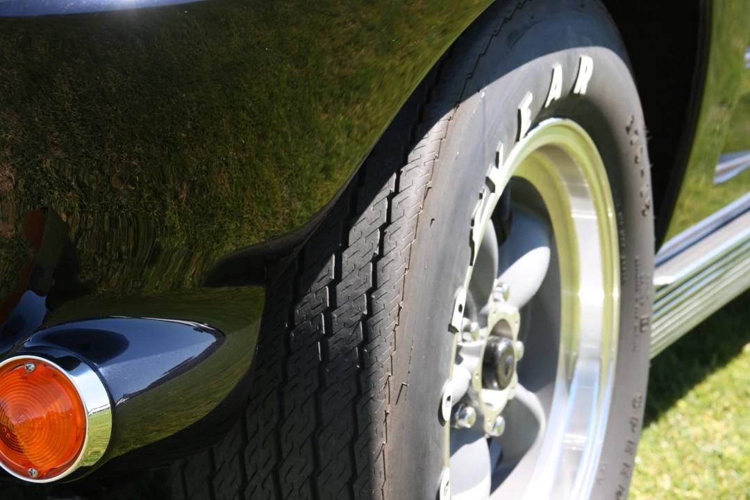 1963 Chevrolet Corvette C2 - Image 12 of 31