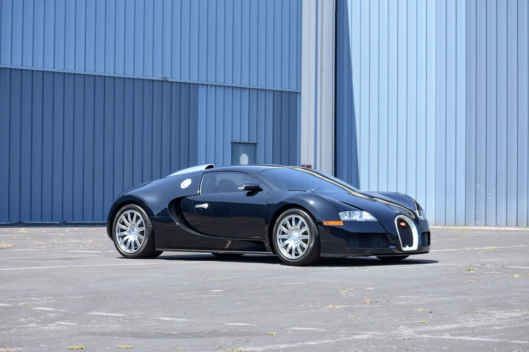 2008 Bugatti Veyron - Image 23 of 31