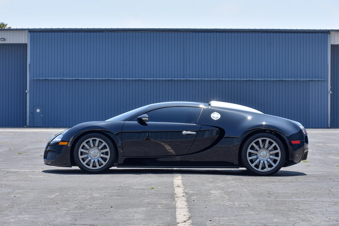 2008 Bugatti Veyron - Image 11 of 31