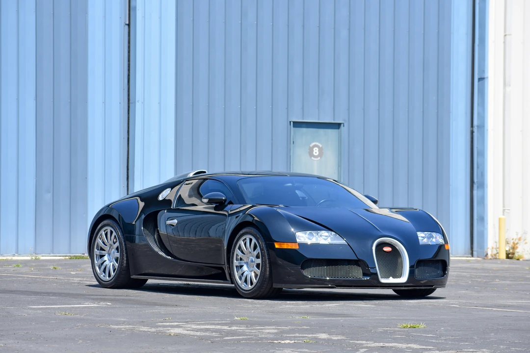 2008 Bugatti Veyron - Image 2 of 31