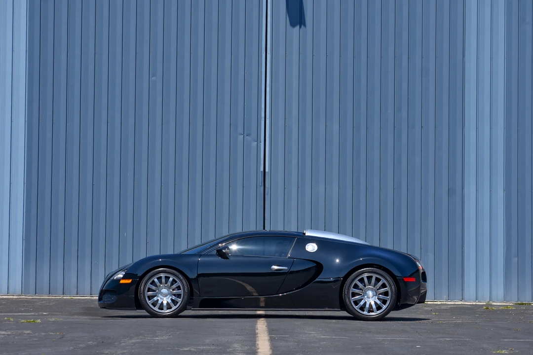 2008 Bugatti Veyron - Image 12 of 31