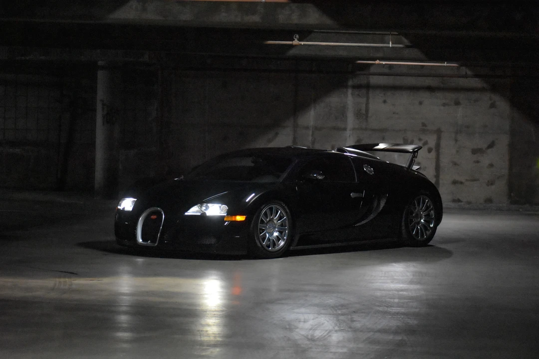2008 Bugatti Veyron - Image 29 of 31
