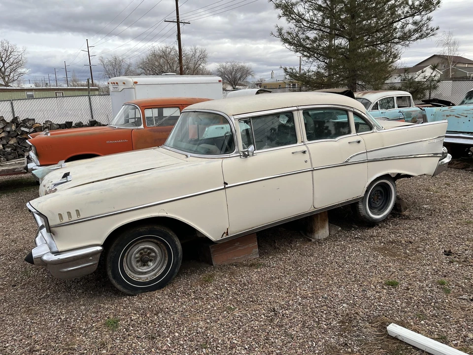 1957 Chevrolet Tri-Five Bel Air Sedan & Wagon - Image 21 of 31