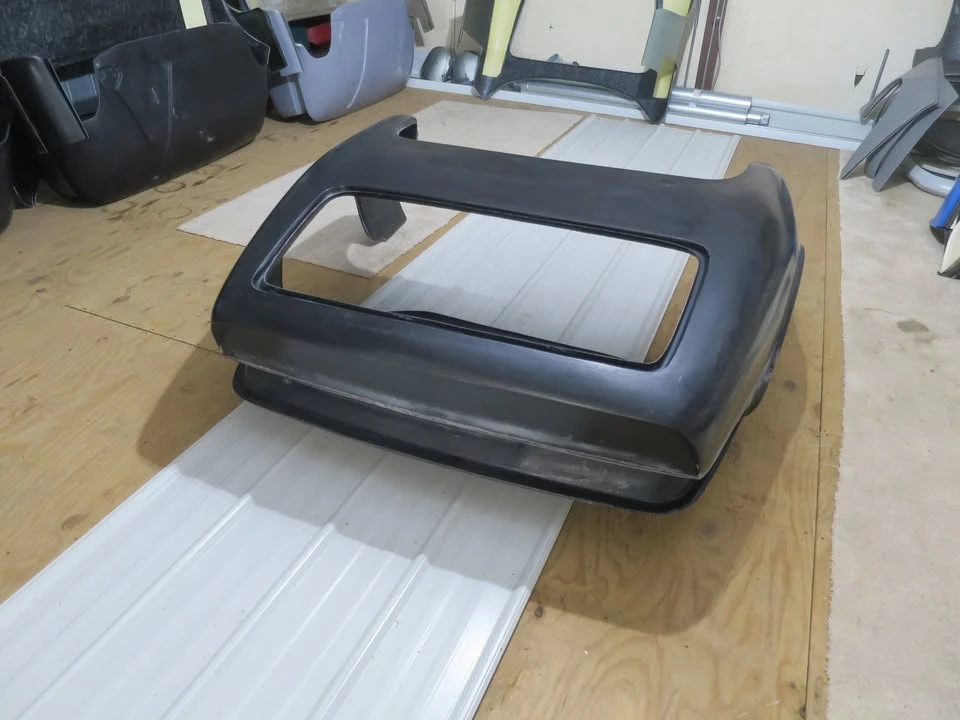 Parts & Memorabilia Bodywork - Image 3 of 5