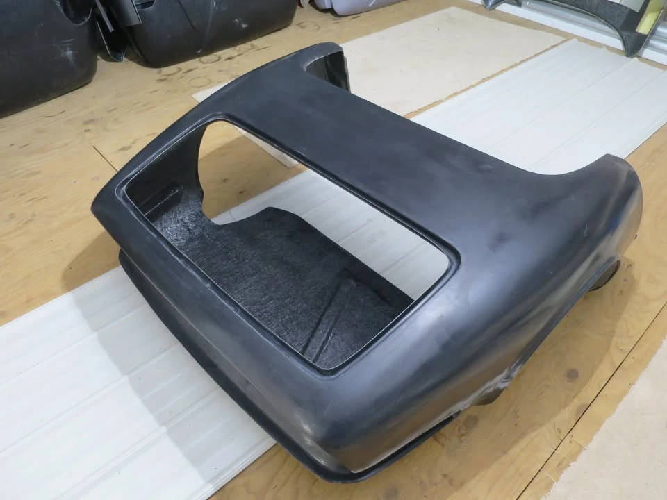 Parts & Memorabilia Bodywork - Image 2 of 5