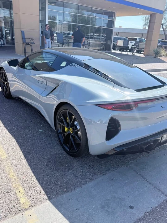 Lotus Emira - Image 4 of 6