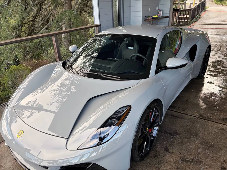 2025 Lotus Emira - Image 3 of 4
